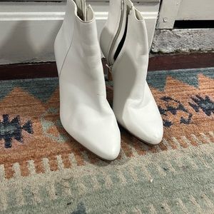 Banana republic white boots 7.5